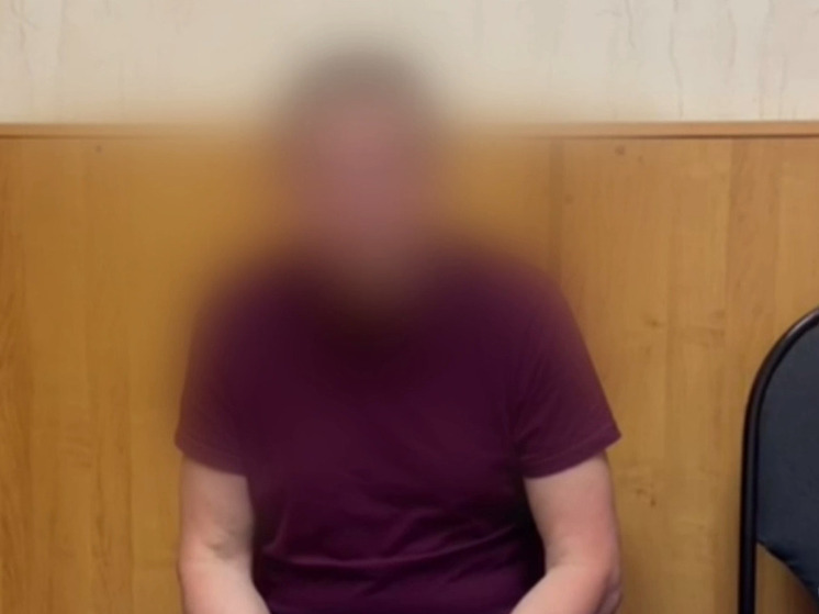 Приехав на пару дней в Тверскую область, мужчина решил позагорать нагишом под мостом