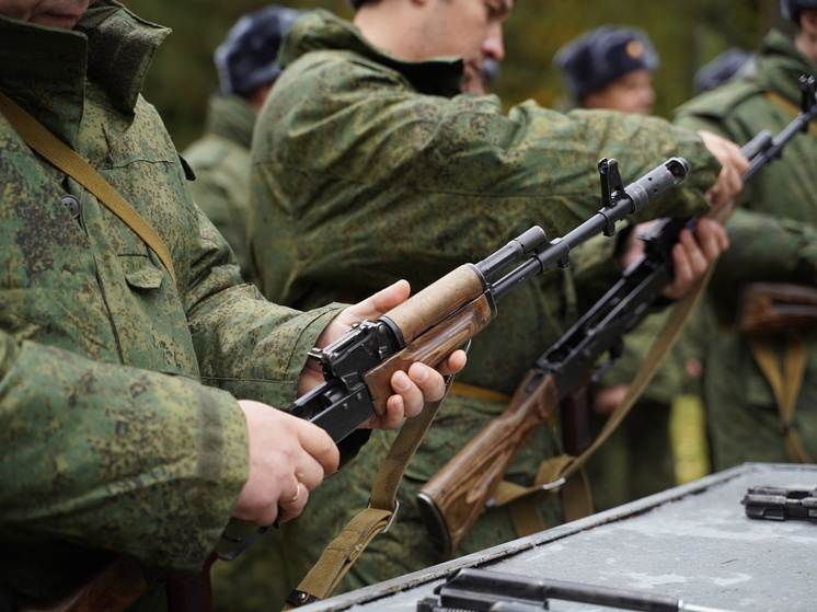 В Тверской области продлили срок предоставления увеличенной выплаты при поступлении на военную службу