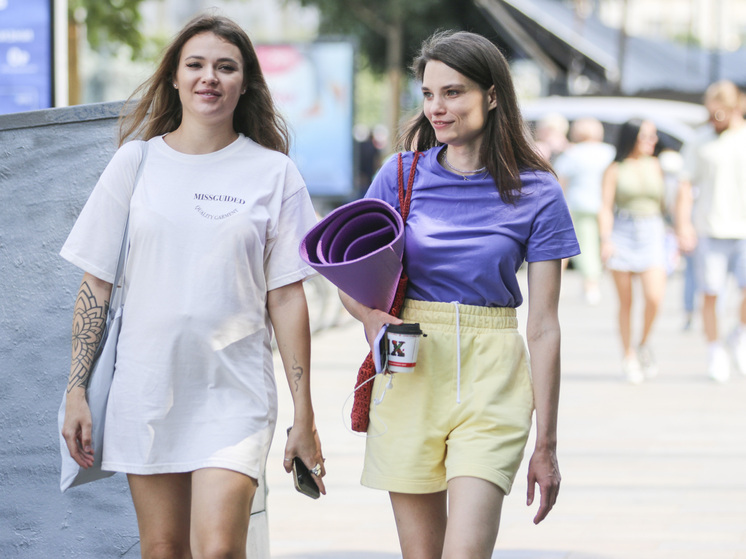 Эксперт Богачева: неприлично открывать плечи и стопы в городе даже во время жары