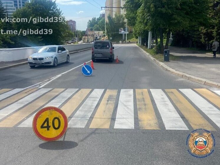 Две девушки-подростка пострадали в ДТП на Ленинском проспекте