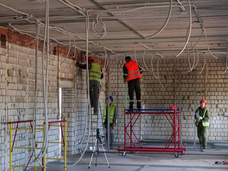Поликлиника в микрорайоне Звезда построена уже на 40%