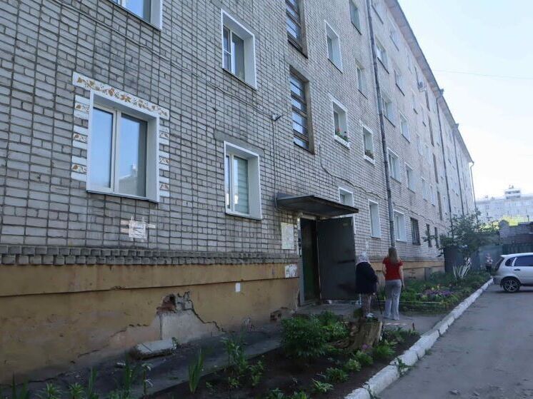 Подвал-отстойник: кировчане борются с канализационной проблемой и бездействием УК