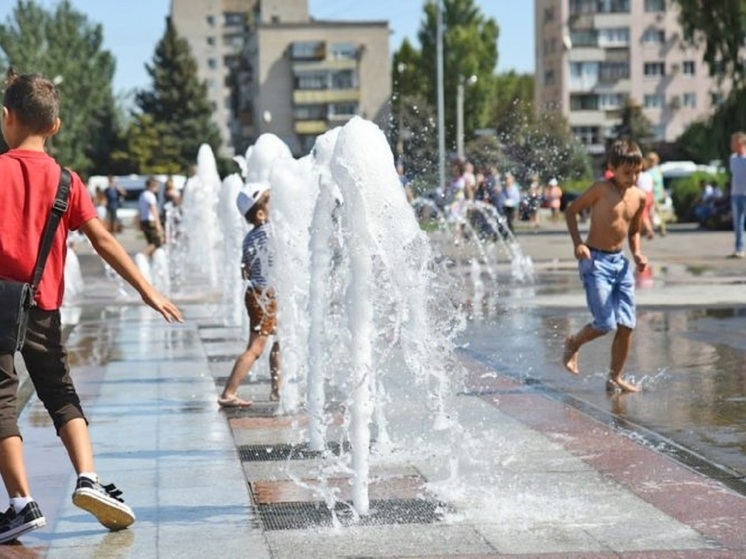 Волгоградцам дали советы, как сохранить здоровье в экстремальную жару
