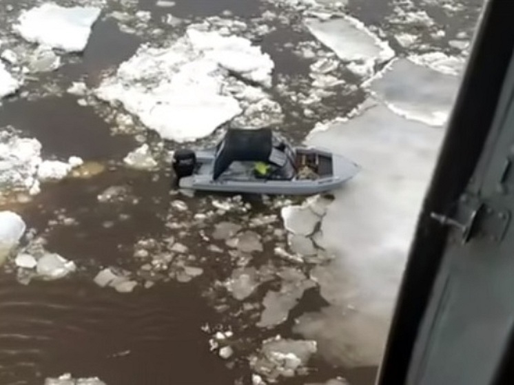 Авиаторы НАО рассказали о попытке спасти экипаж затертой льдами лодки
