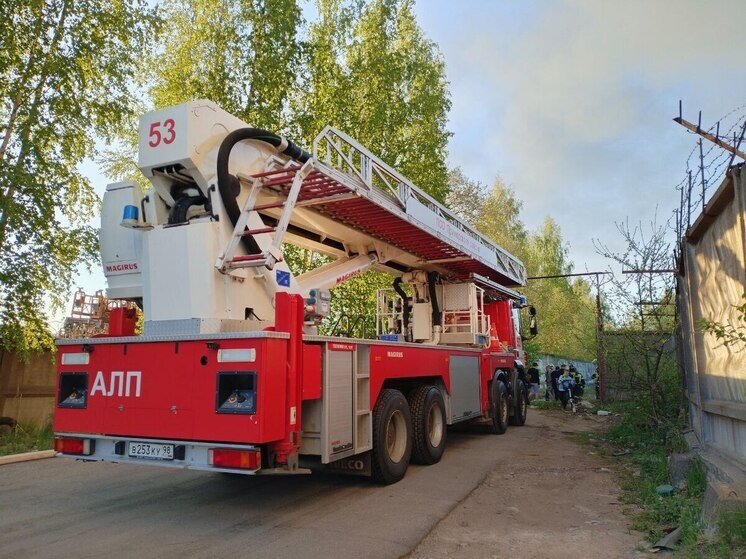 В Оленегорске в дачном доме обгорели перекрытия чердака