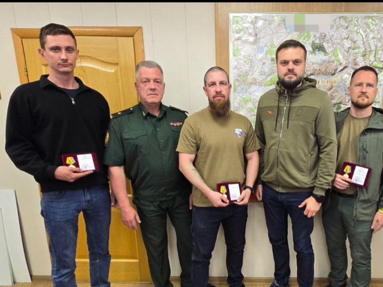 Смоляне волонтеры «Единой России» награждены за работу медалями военного ведомства РФ