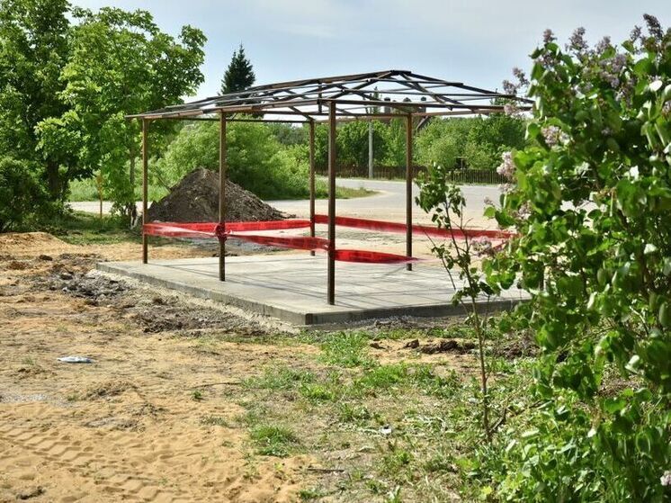 В Спасском-Лутовинове Орловской области обновляют парк семейного отдыха