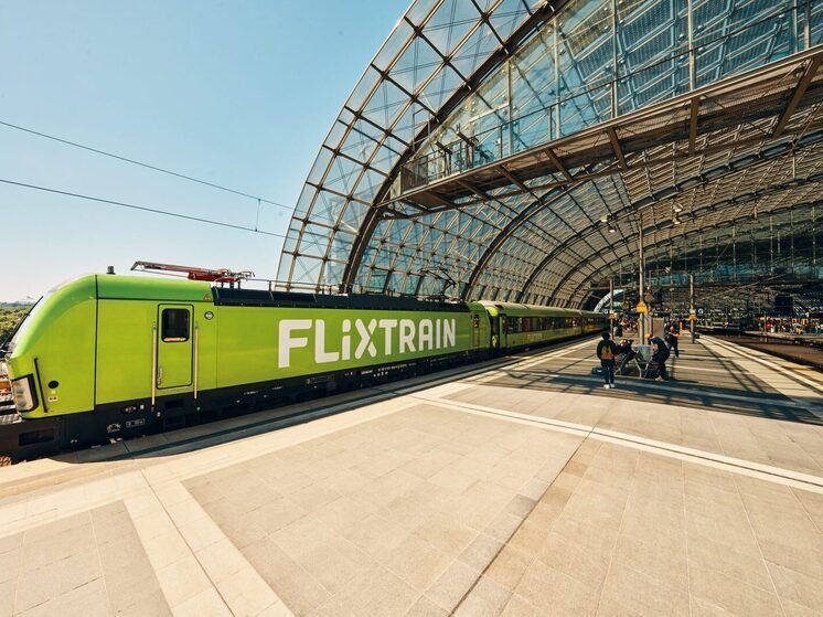 Германия — FlixTrain громит монополиста: почему Deutsche Bahn не до сна