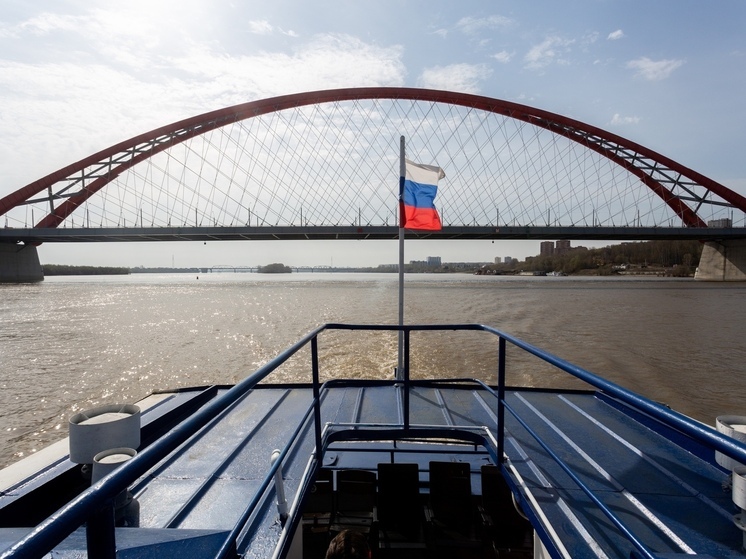 Теплоход отправился в 17-дневное путешествие по Оби из Новосибирска