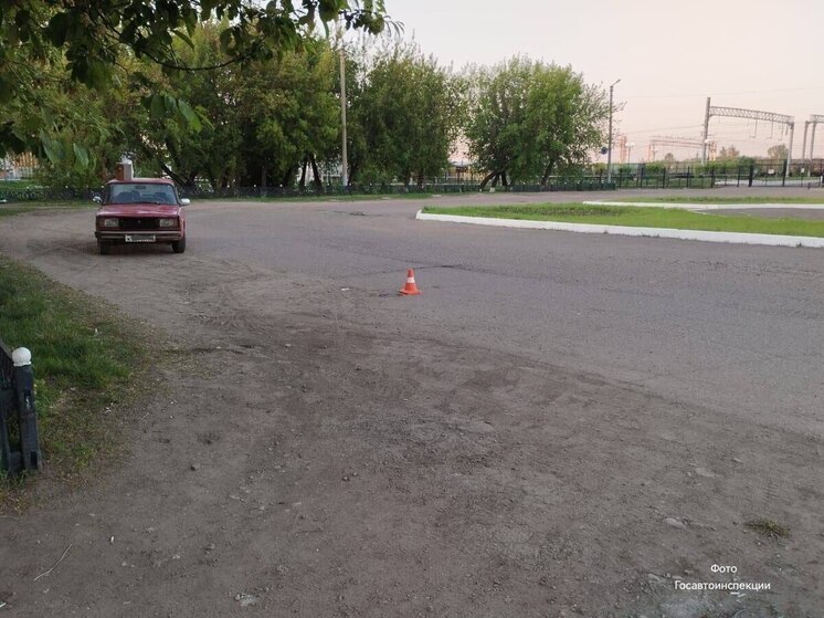 Мужчина катался на крыше авто в Тайшете и получил травму головы