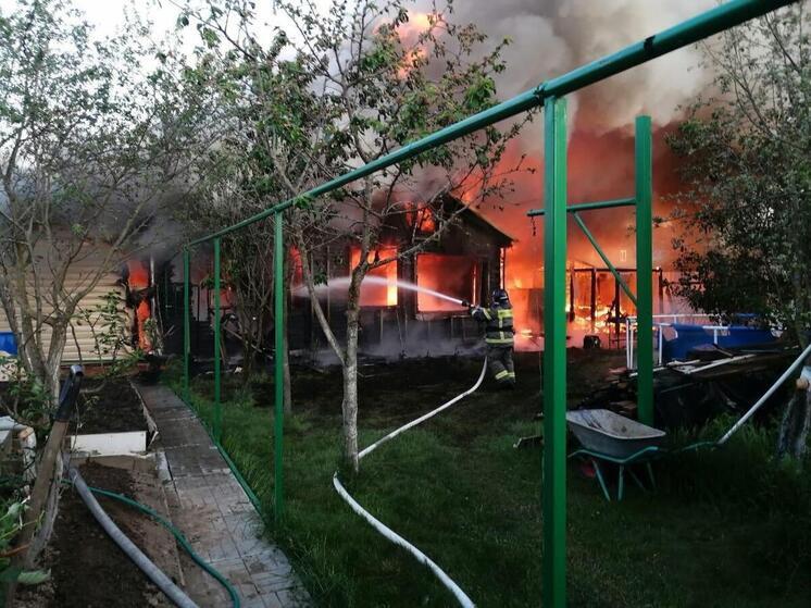 Три дома сгорели в Чеховском округе в результате ночной атаки БПЛА