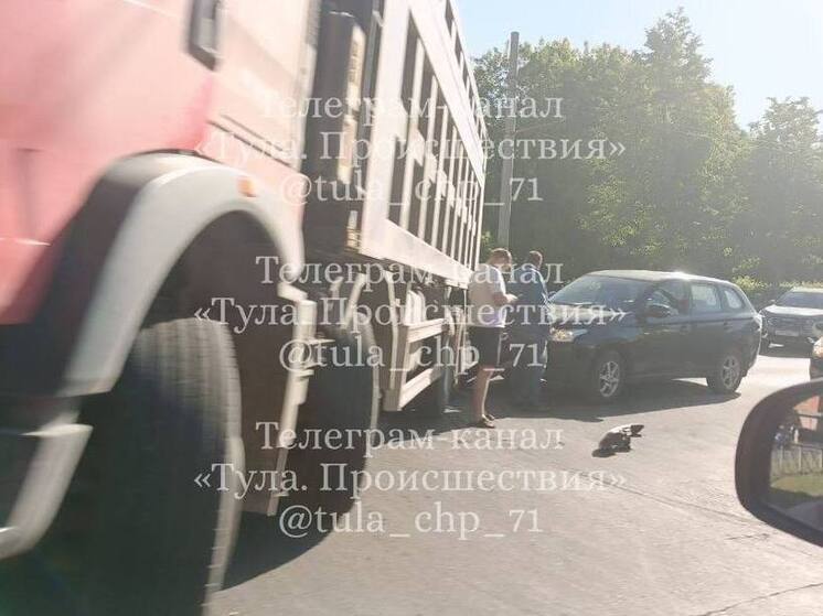 ДТП парализовало разворот на Ложевой в Туле