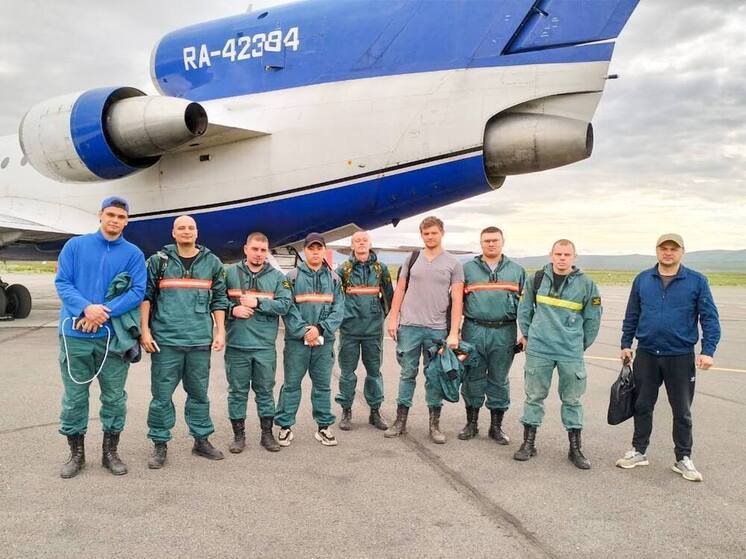 Хакасские пожарные улетели спасать леса Забайкалья