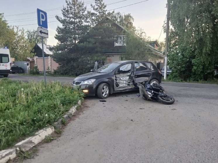Костромские ДТП: на Береговой улице не поделили дорогу Kia Sid и Yamaha