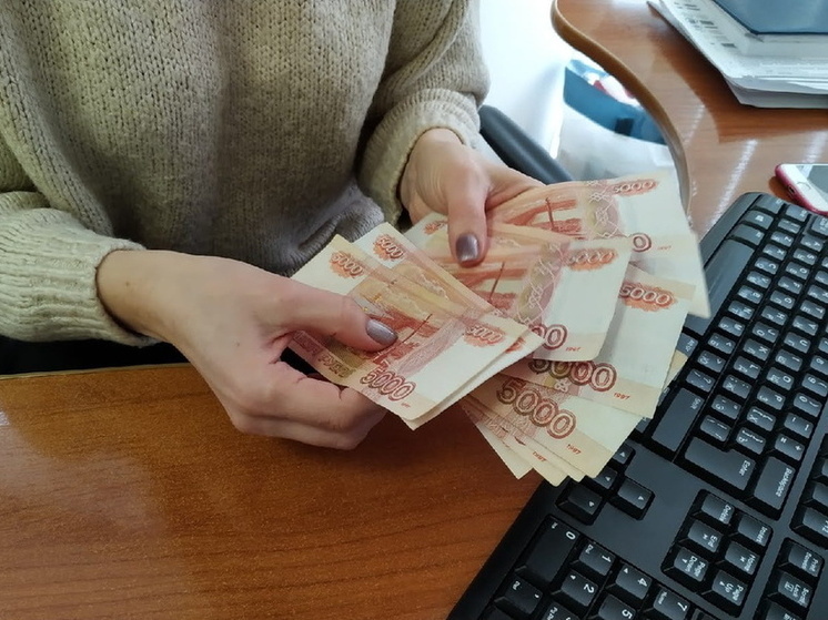 В Омске расследуется уголовное дело по факту мошенничества, в котором пострадала 20-летняя студентка одного из колледжей
