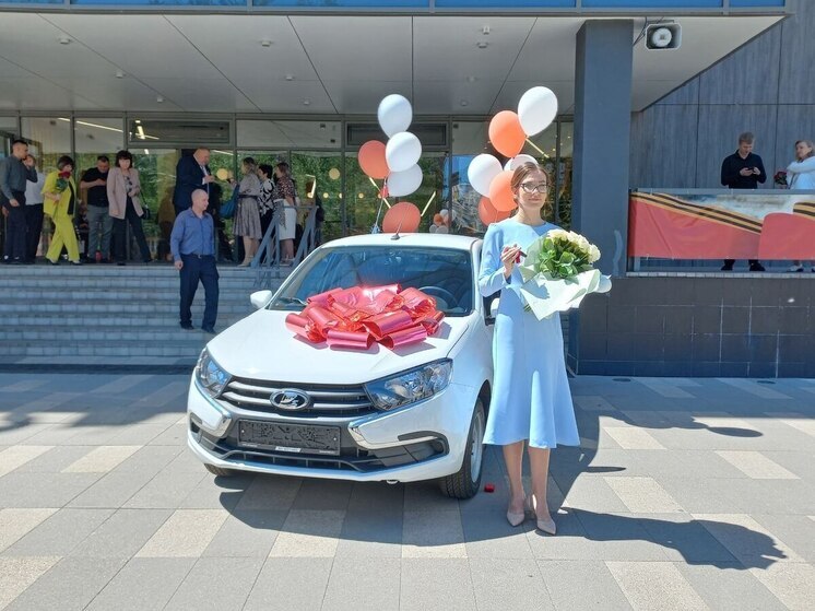 В 36-й раз в Пензенской области состоялся конкурс конкурса педагогического мастерства «Учитель года Пензенской области». В зале «Дома Офицеров» собрались лучшие из лучших – педагоги, которые в течение конкурсного периода делились своим опытом и мастерством на открытых уроках и воспитательных мероприятиях.