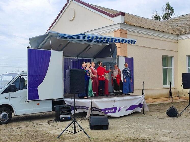 Казачьи напевы на берегах Азовского моря: «Северная станица» выступила в Орловке