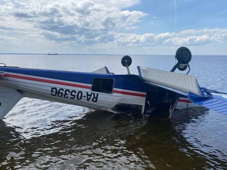 В Кронштадте легкомоторный самолет «Дельфина-3» совершил аварийную посадку