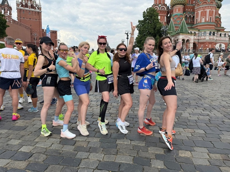 Жители Большого Серпухова пробежались по центру Москвы
