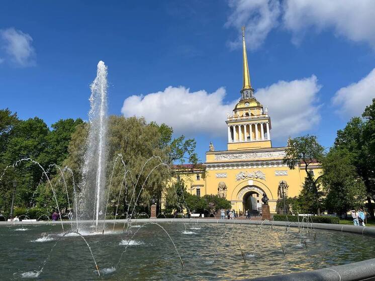 В Петербурге вопреки всем прогнозам будет преобладать почти летнее тепло