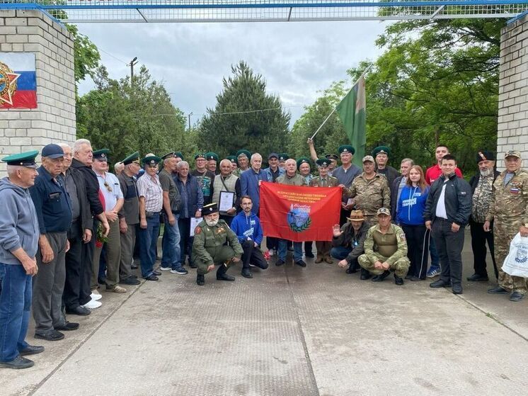 Херсонские единороссы 28 мая поздравили ветеранов пограничной службы