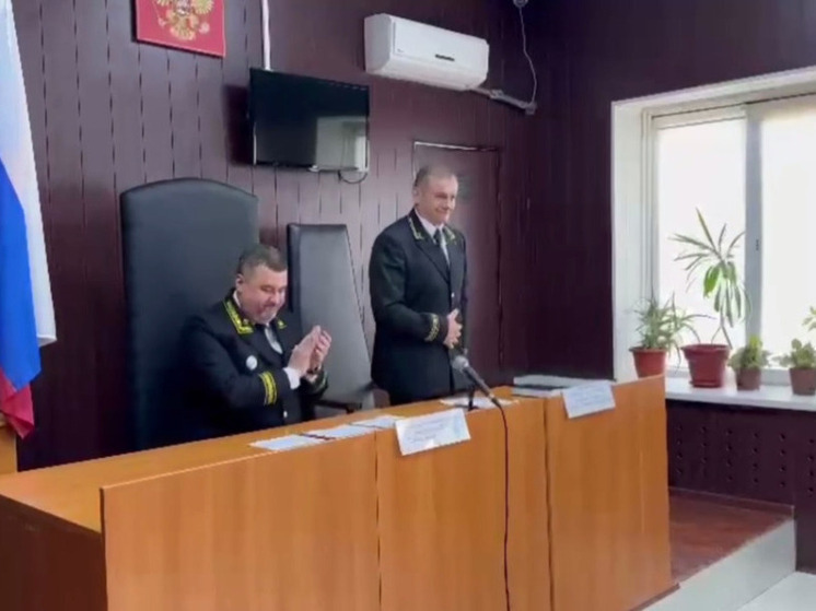 Коллективу Буйнакского городского суда представили нового руководителя