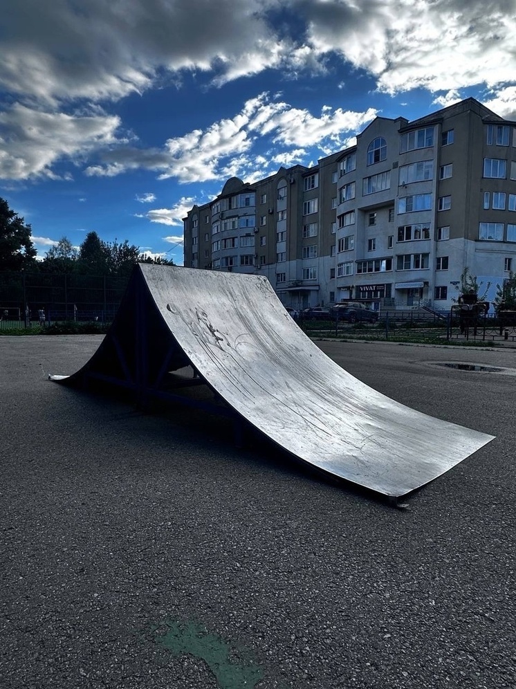 Ловкость рук и дефицит эффективности: в Твери старую скейт-площадку перевезли на новое место