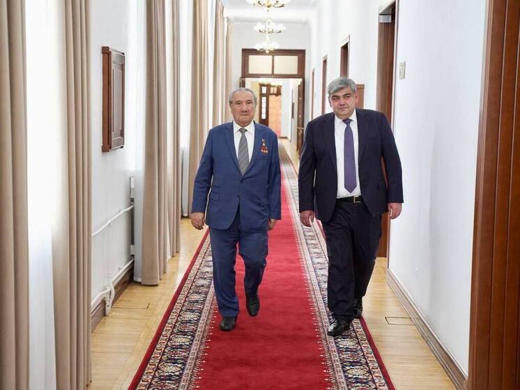 Народному писателю КБР, КЧР и Адыгеи Исхаку Машбашу исполнилось 95 лет