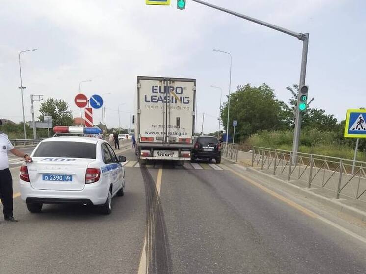 В Дагестане 30-летнюю женщину сбил насмерть автомобиль Renault