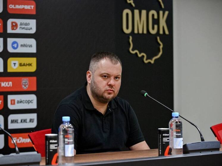 Виталий Черночуб продолжит работу в «Омских Ястребах»