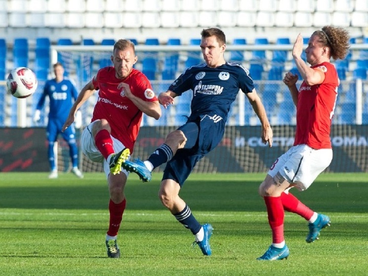 Астраханский «Волгарь» проиграл дома костромскому «Спартаку»