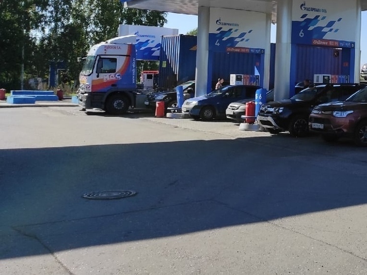 Новосибирцев пугают сообщением о введении талонов на бензин