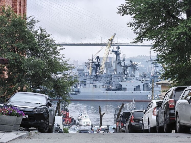 По Карабельной набережной Владивостока перестали ездить китайские автобусы