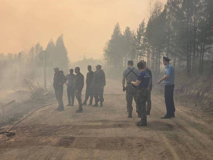 В Хабаровском крае продолжается борьба с крупным лесным пожаром