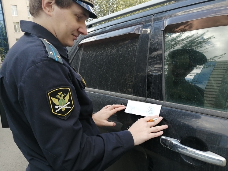 Самарец с долгами на 2 млн рублей прятал от судебных приставов грузовик Isuzu