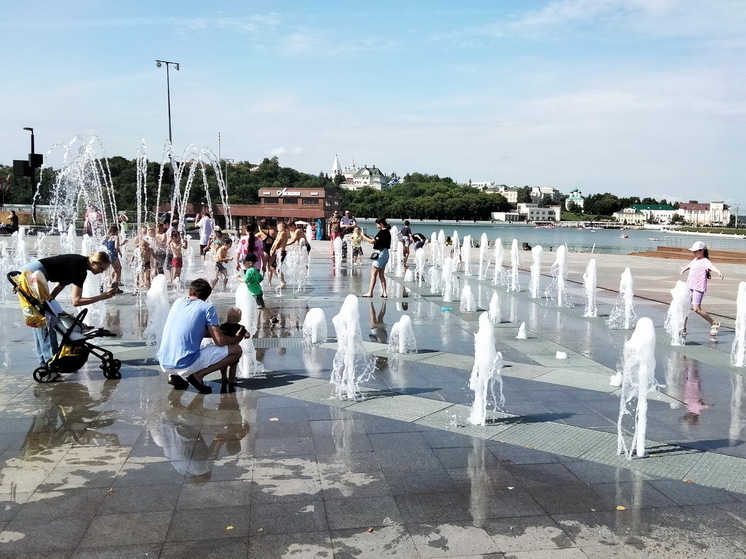 Спасения не будет даже в тени: синоптики назвали даты начала беспросветной жары в России