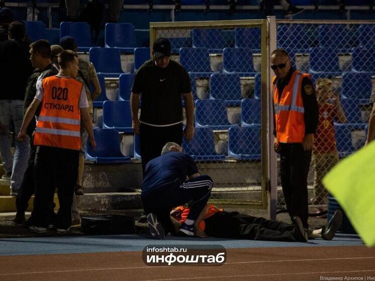 Потребовалась карета: в Астрахани на матче «Волгаря» зрители дважды теряли сознание