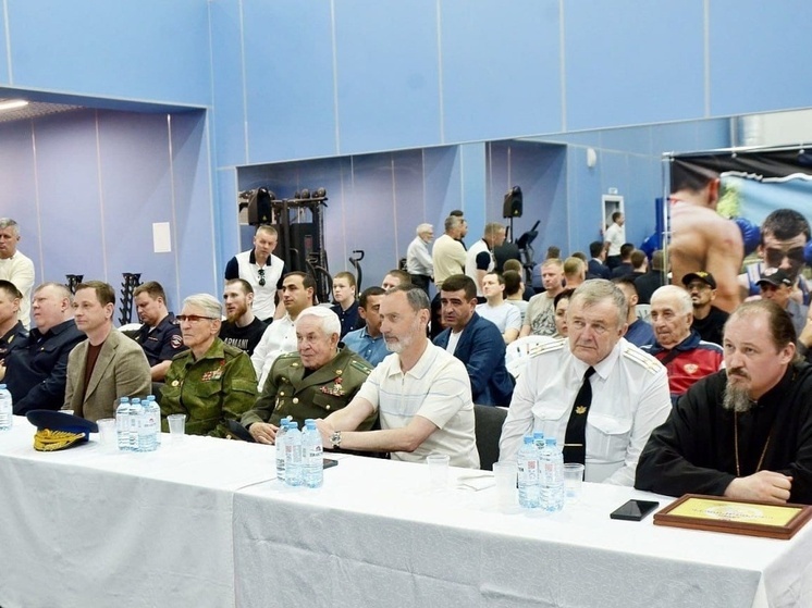 Политик Виктор Тепляков принял участие в церемонии открытия турнира по боксу