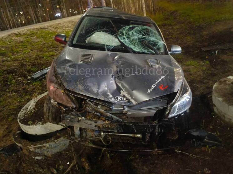 Автоледи в Сургуте проехала на «красный» и спровоцировала ДТП