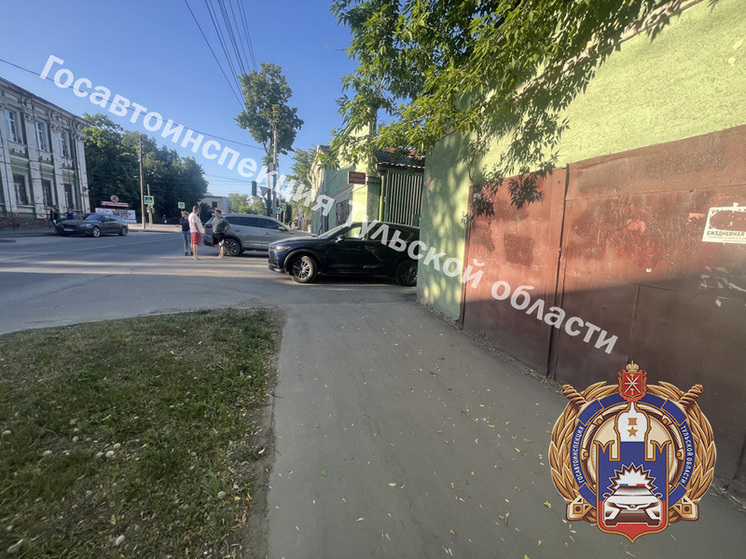 В Туле юноша на самокате попал под колеса Mazda