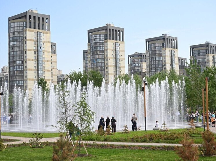 Беглов запустил в Петербурге новый фонтан в сквере Александра Володина