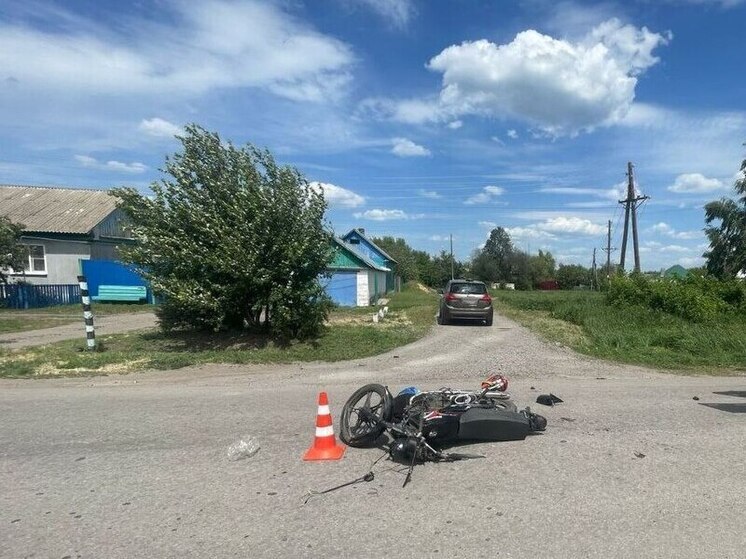 В воронежских Лисках под колесами автомобиля погиб 16-летний мотоциклист