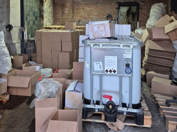 В Хакасии накрыли лабораторию по производству поддельного алкоголя