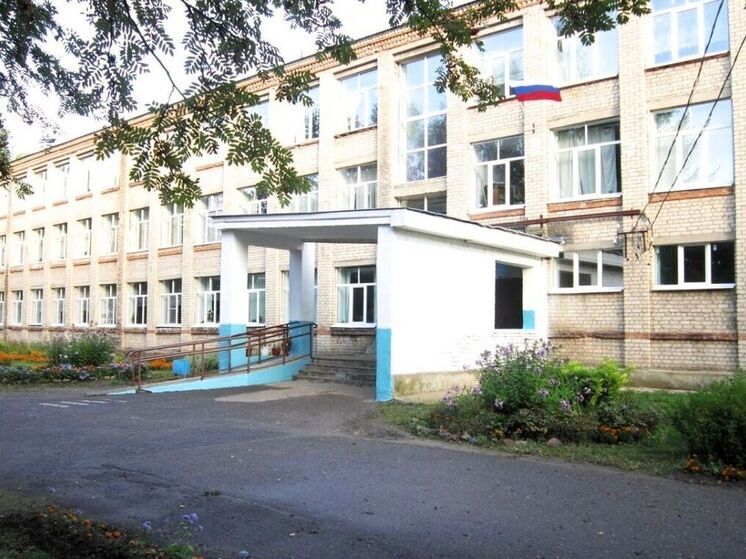В поселке Островское идет капитальный ремонт школы