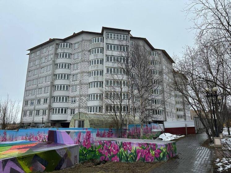 В Салехарде рабочие приступили к чистовой отделке в строящемся доме на Мира
