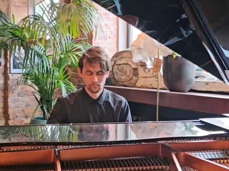 Петербуржец побил мировой рекорд, отыграв на рояле 60 часов без перерыва