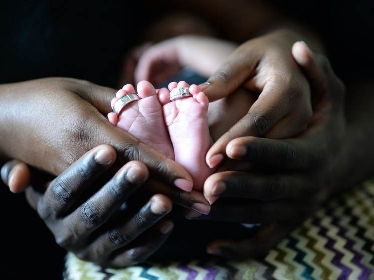 Более двух тысячи калужских семей получают выплаты на малышей