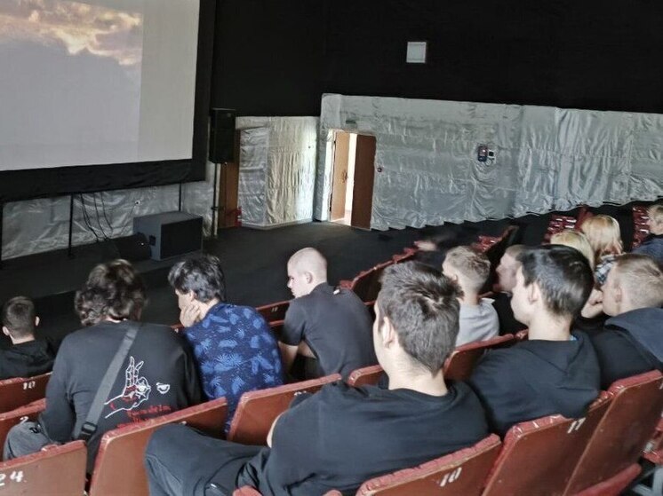 В Токмаке студентам показали художественный фильм «Сталинград»