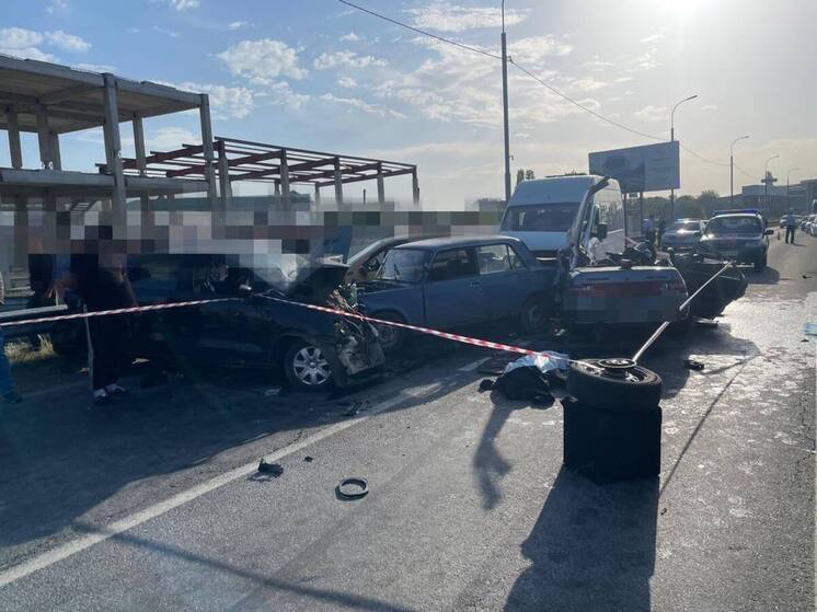 В Невинномысске произошло смертельное ДТП с участием пяти машин