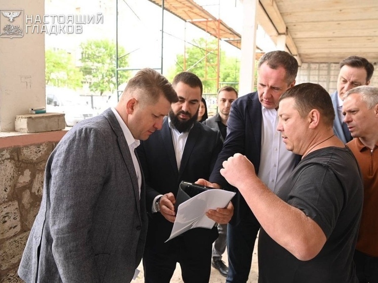 Гладков посетил стройплощадку школы № 47 после обращений белгородцев